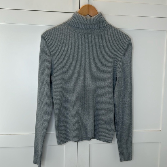 Gap Gray Long Sleeve Turtleneck stretch Ribbed Sweater size: Large - Picture 1 of 5